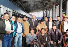 El rector Vicente Cuellar desembarca en El Alto