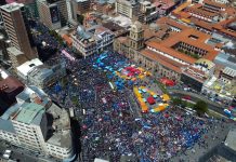 Fiesta azul en el centro de La Paz: se celebran los 29 años del MAS